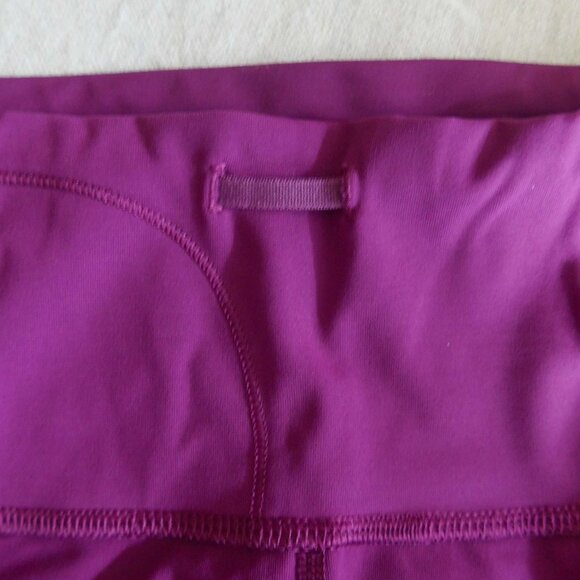 Lululemon Women 4 Outrun Tight - Picture 9 of 16
